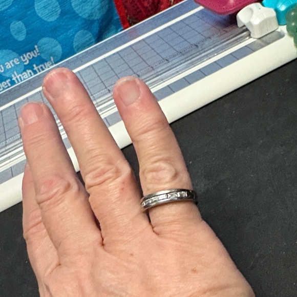 Stylish 925 Sterling Silver Band With CZ Stones - Picture 7 of 8